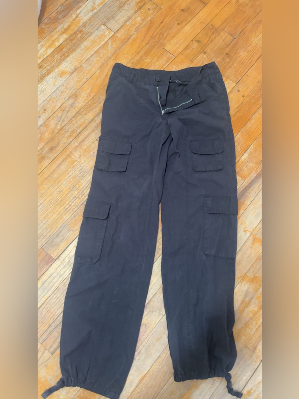 Men's Black Cargo Pants with Multi-Pocket Utility Design